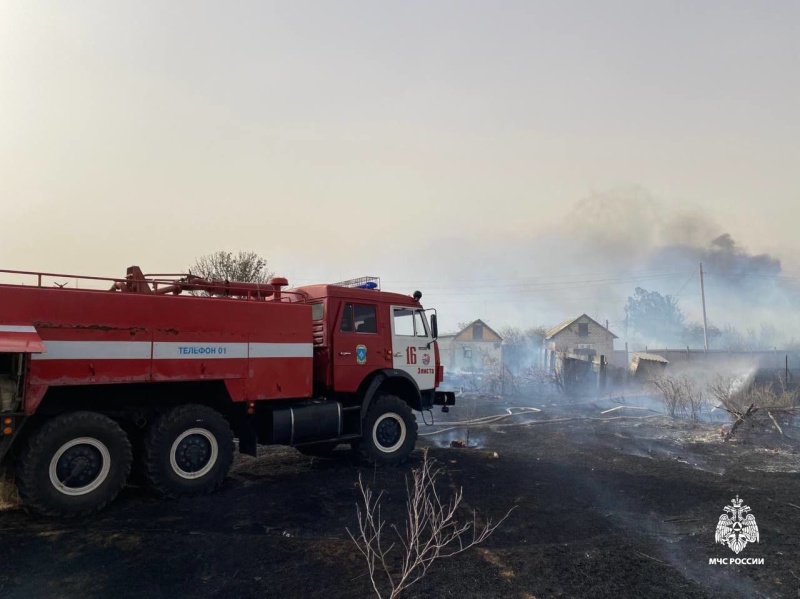 Возгорание в районе дач СКВС ликвидировано сотрудниками МЧС России