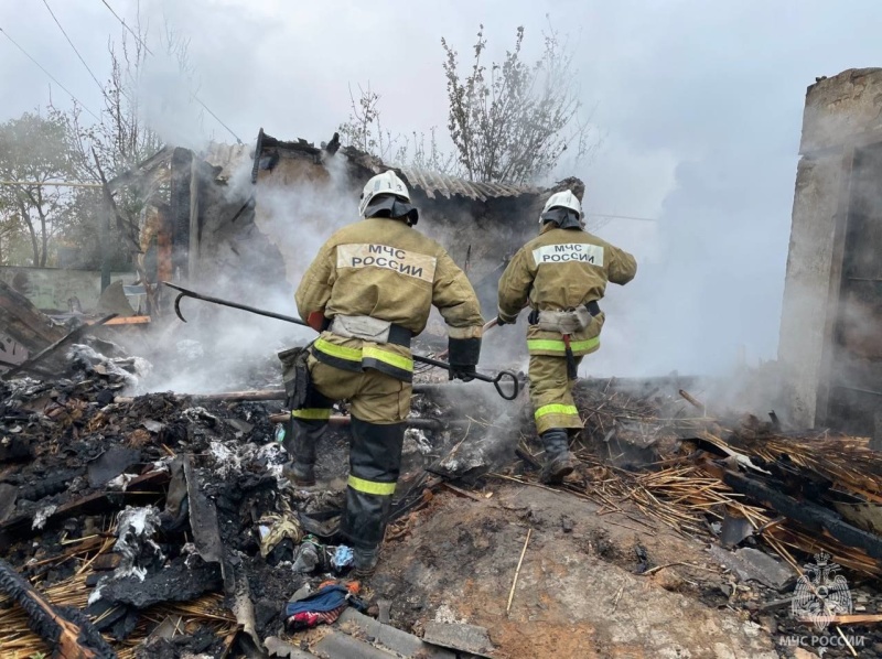 В Калмыкии на пожаре погибли 4 человека