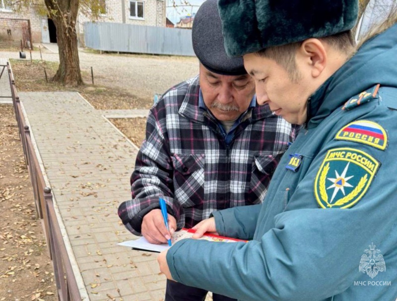 В Троицком состоялся профилактический рейд по проверке требований пожарной безопасности в частном секторе