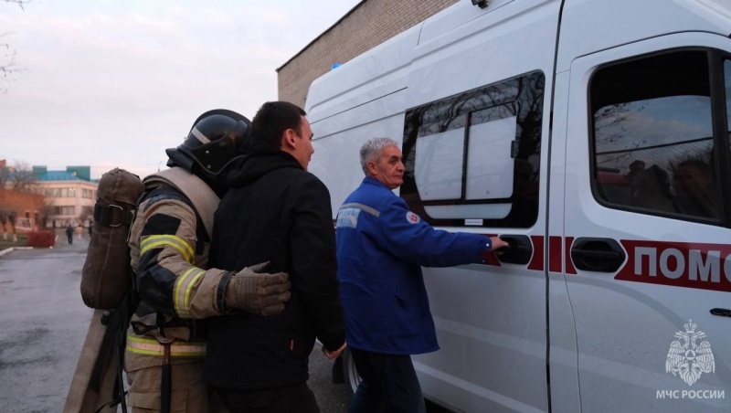 В Элистинском педагогическом колледже провели пожарно-тактические учения